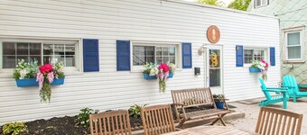 Cottage at Westley House, 2 Blocks from Beach and Boardwalk, Fenced-in Courtyard