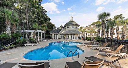 Beautifu Golf course efficiency at River Oaks+pool