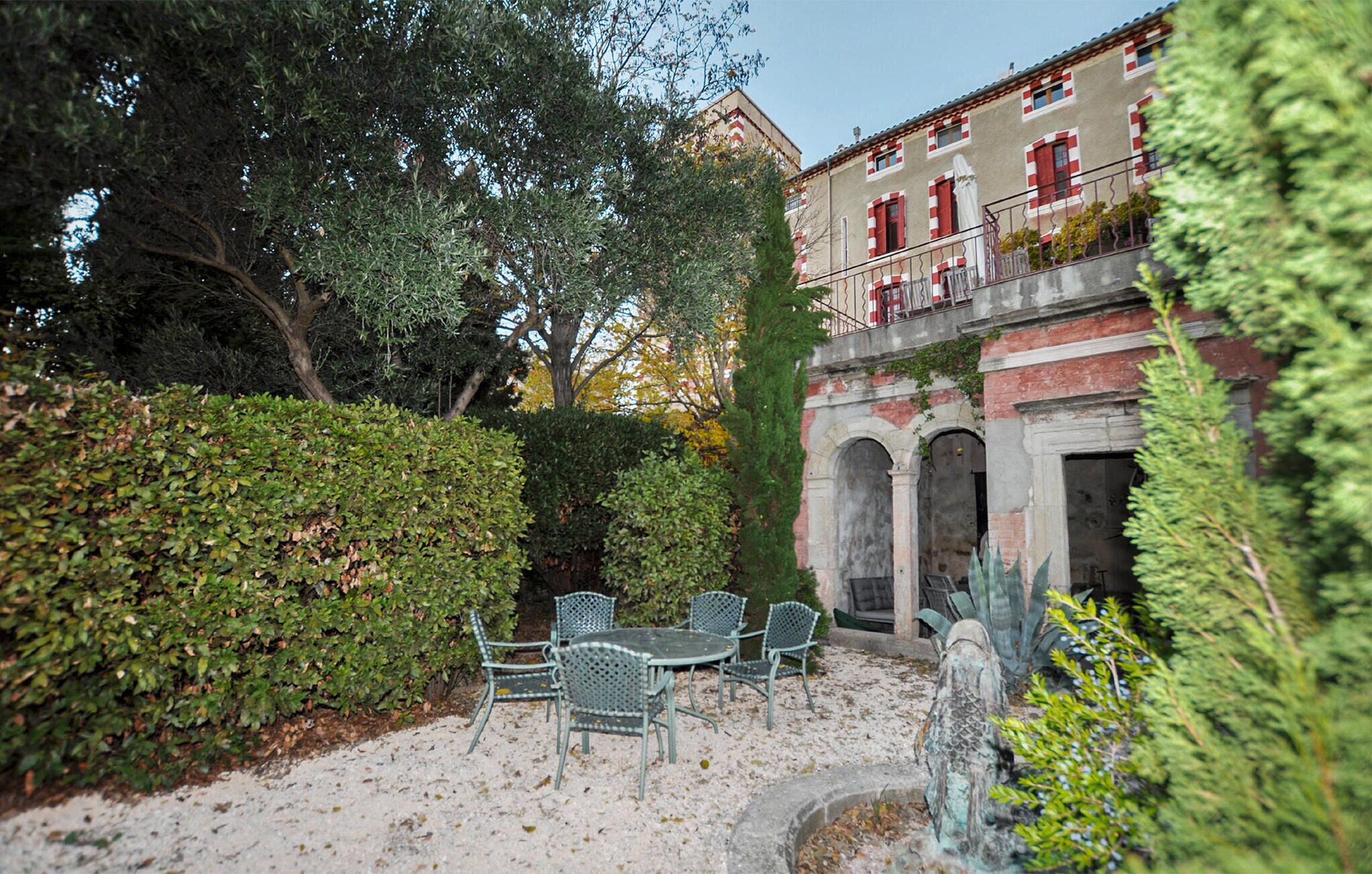 تناول الطعام بالخارج