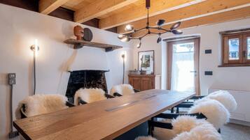 Design-alpehytte | Spisestue