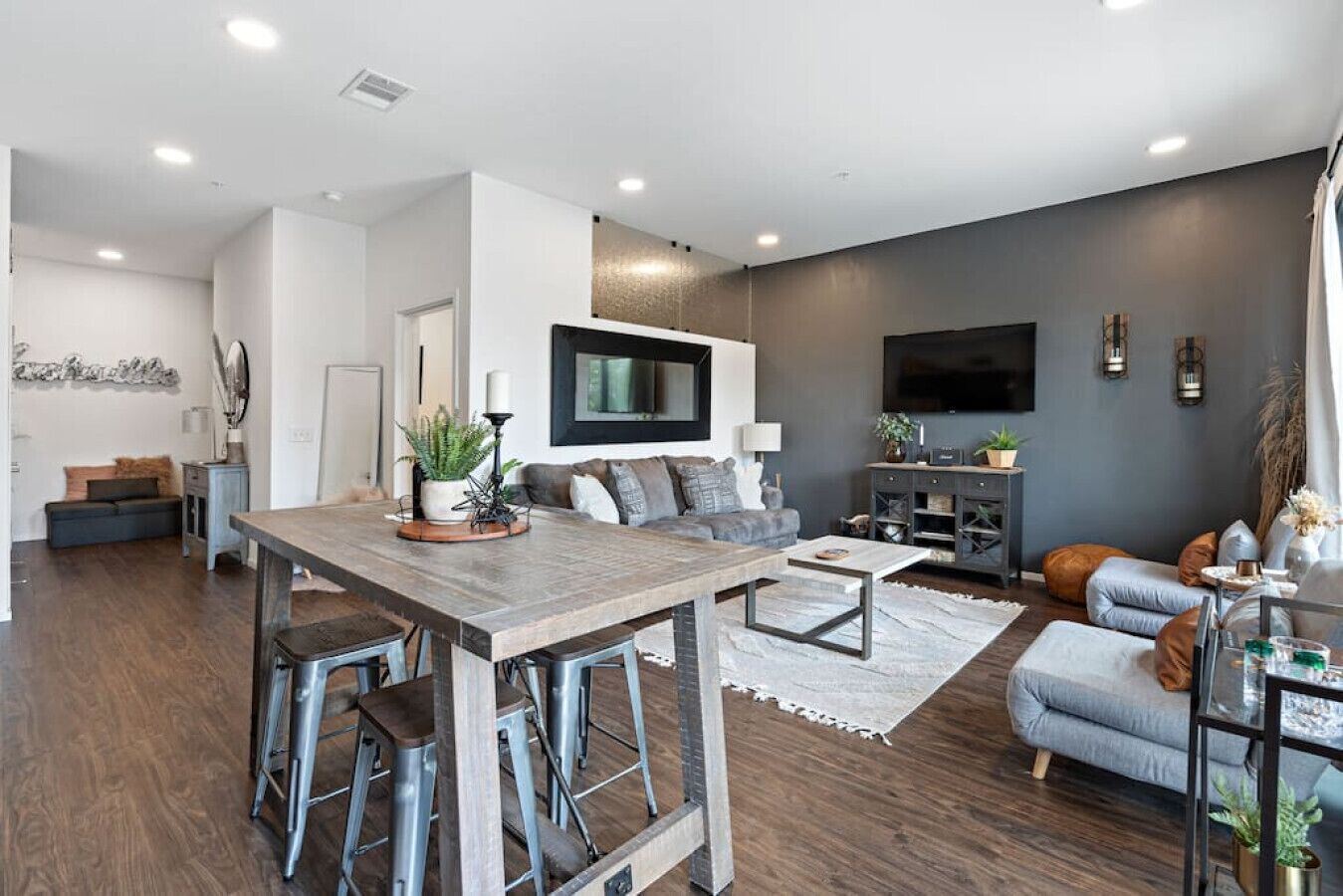 New Downtown Mid-Rise Condo w/Pool