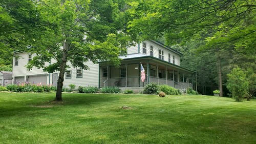 Ahrs Creek Retreat, Our Fully Furnished Getaway in the St Joe River Valley!