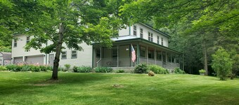 Ahrs Creek Retreat, Our Fully Furnished Getaway in the St Joe River Valley!