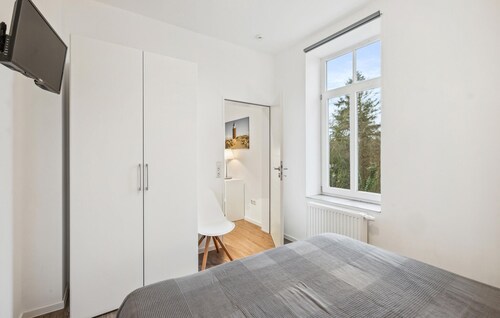 Awesome home in Loxstedt with WiFi