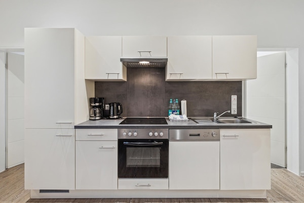 KĂŒhlschrank, Herdplatte, GeschirrspĂŒler