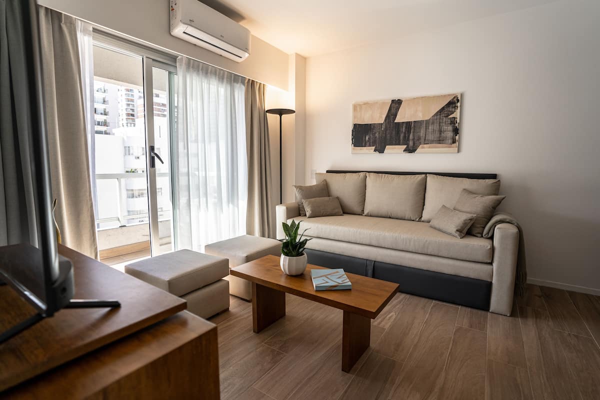 Studio Majestueux, 1 grand lit et 1 canapé-lit | Coin séjour