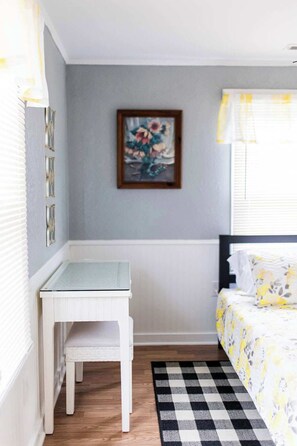 2 bedrooms, WiFi, bed sheets