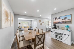 Dining - White Sands Haven - Spacious Retreat in Navarre, Florida. (Navarre)