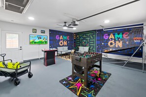 Game room - White Sands Haven - Spacious Retreat in Navarre, Florida. (Navarre)