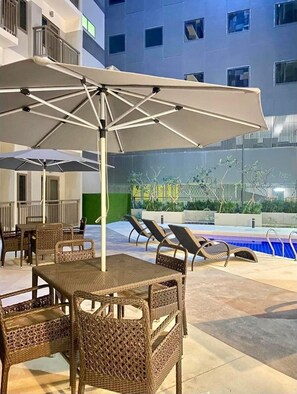 Outdoor dining - S Residence MOA (Pasay)