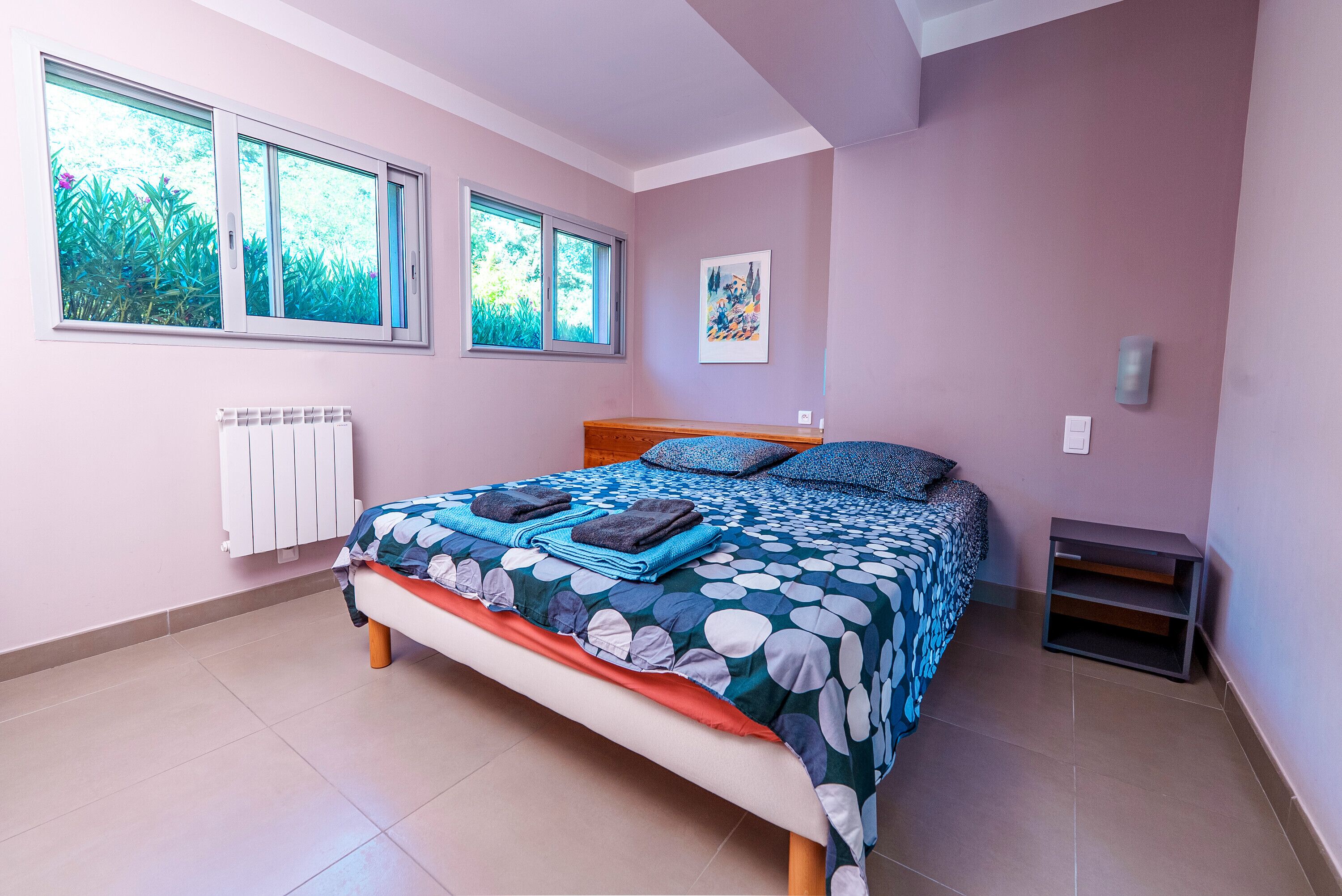 2 chambres, fer et planche à repasser, Wi-Fi gratuit, draps fournis