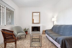 Fireplace - Holiday Home 'Villa Disfrutones' with Private Pool, Terrace and Garden (Conil de la frontera)