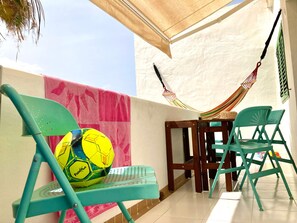 Outdoor dining - El Islote Chill-out Apartment Directly on Cotillo Beach (El Cotillo)