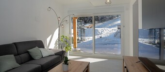 Apartment 'Les Iris' with Mountain View, Private Garden and Wi-Fi