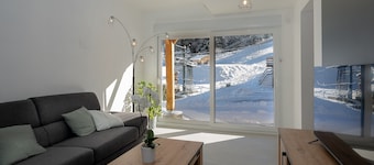 Apartment 'Les Iris' with Mountain View, Private Garden and Wi-Fi