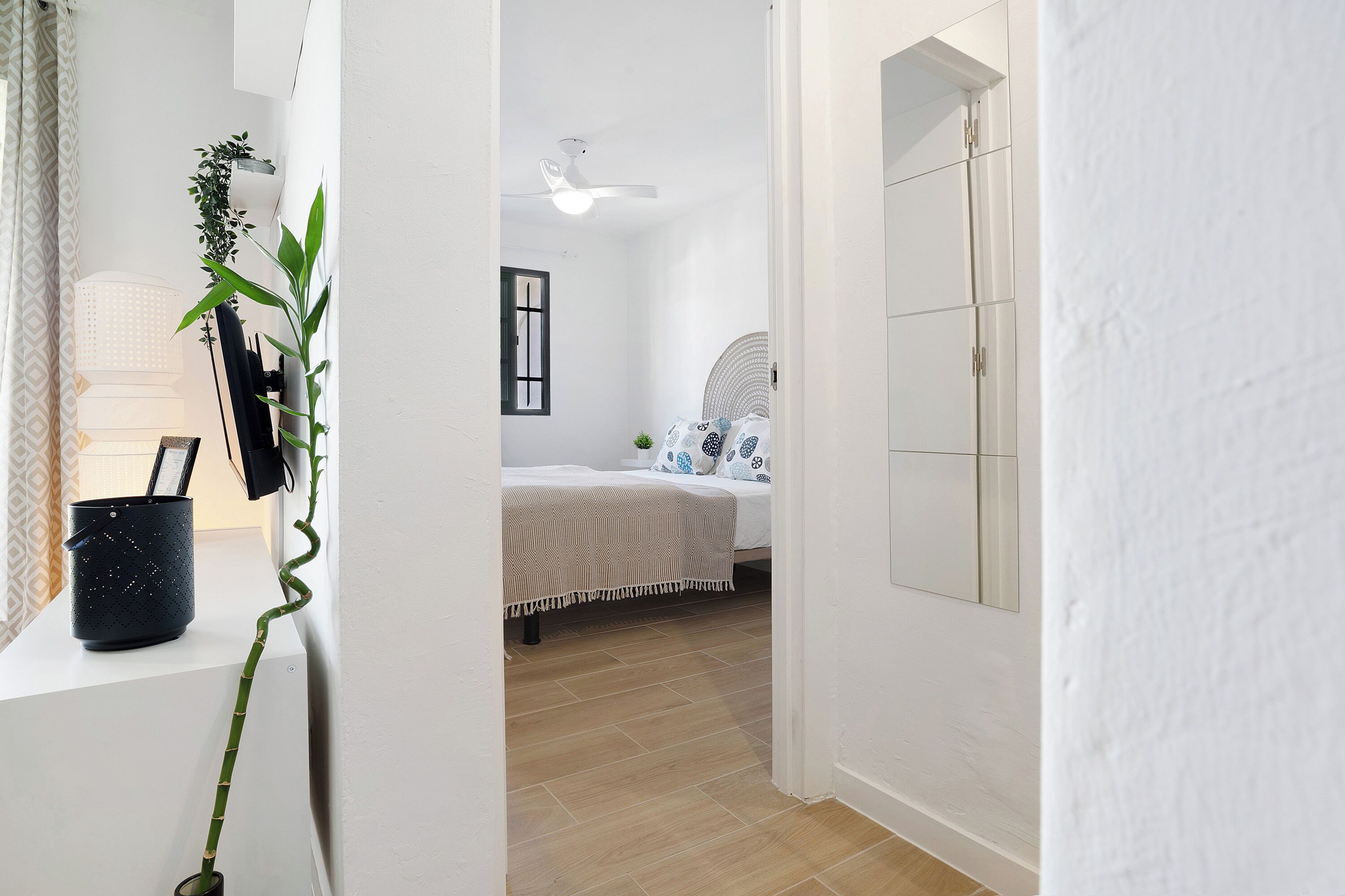 1 slaapkamer, een strijkplank/strijkijzer, gratis wifi, beddengoed