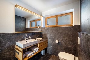 تجهيزات دش، مجففات شعر، مناشف