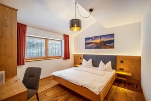 1 bedroom, free WiFi, bed sheets - Apartment 'Hubertus - Speikboden' with Mountain View, Private Terrace and Wi-Fi (Sand in Taufers)