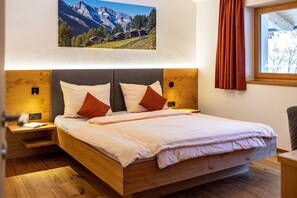 2 bedrooms, free WiFi, bed sheets - Apartment 'Hubertus - Wasserfallspitz' with Mountain View, Private Terrace and Wi-Fi (Sand in Taufers)