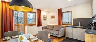 Apartment 'Hubertus - Sonnklar' with Mountain View, Private Terrace and Wi-Fi