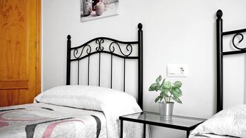 3 bedrooms, free WiFi, bed sheets