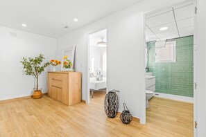 Shower, hair dryer, towels - Apartment 'Sunflower Avenida' with Sea View, Balcony and Wi-Fi (Santa Pola)