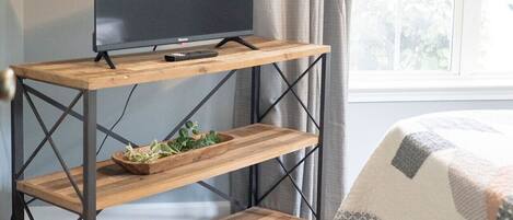 2 bedrooms, iron/ironing board, travel crib, free WiFi