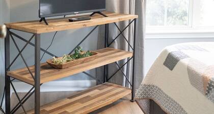 Clean Professionally Managed Auburn Stay | Unit A