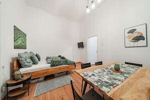 Apartment, 3 Bedrooms, Kitchen, Ground Floor