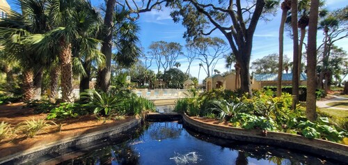 Windsor II in Palmetto Dunes! Direct Ocean & Pool Views, Sofa Bed, Jacuzzi Tub