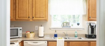 Cozy Camelia B - Quiet Stay in West Auburn