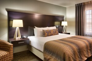 1 bedroom, in-room safe, iron/ironing board, WiFi - King Suite | Heated Pool, Hot Tub, Free Breakfast! (Midvale)