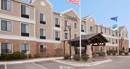 Free Breakfast. Suite Near Aurora Medical Center!