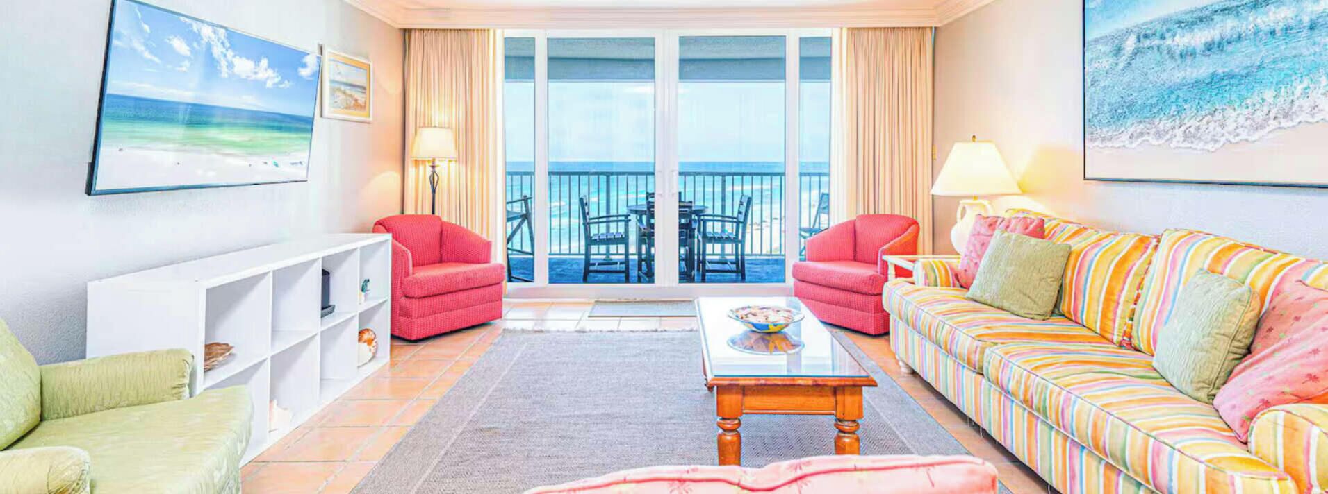 Lakás, több ágy, erkély, kilátással az óceánra (Beachfront Bliss at Shoreline Towers ) | Nappalirész | Síkképernyős tévé