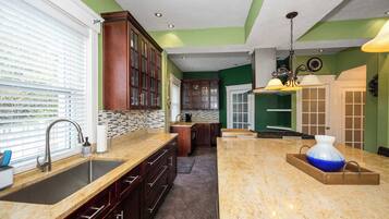 House, Multiple Beds, Hot Tub | Private kitchen | Fridge, microwave, oven, stovetop