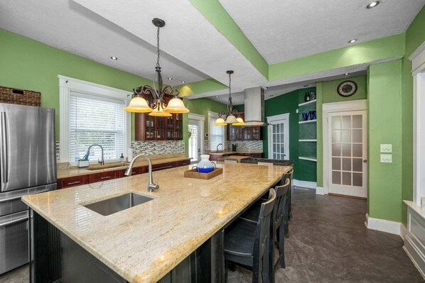 하우스, 침대(여러 개), 온수 욕조 | 전용 주방 | 냉장고, 전자레인지, 오븐, 쿡탑