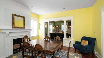 House, Multiple Beds, Hot Tub | Dining