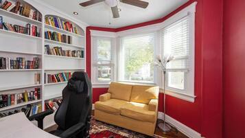 House, Multiple Beds, Hot Tub | Interior