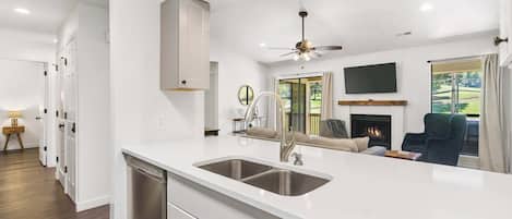 Condo, Multiple Beds, Pool Access, Golf View (Quackerdoodle Landing ) | Interior