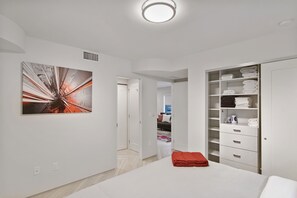 Talo, useita sänkyjä, keittiö | 4 makuuhuonetta, yksilöllisesti sisustettu, yksilöllisesti kalustettu