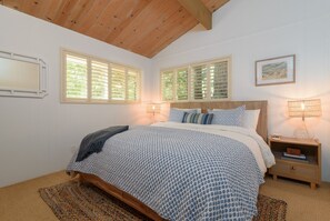 3 bedrooms, individually decorated, individually furnished, free WiFi - Marys Beach Bungalow (Gualala)