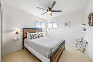 View from room - Your Dream Seaside Vacation! Charming 2 BDR Home (Seaside)