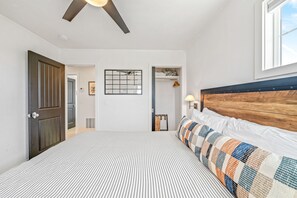 House, Multiple Beds, Patio, Mountain View (11th Heaven) - Your Dream Seaside Vacation! Charming 2 BDR Home (Seaside)