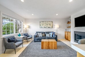 House, Multiple Beds, Patio, Mountain View (11th Heaven) | Living area | TV, fireplace - Your Dream Seaside Vacation! Charming 2 BDR Home (Seaside)