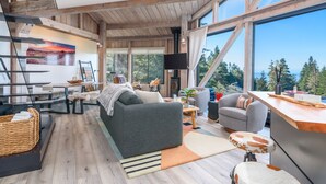 Casa de campo, 1 cama King size y sofá cama, acceso a la alberca, vista al océano | Interior