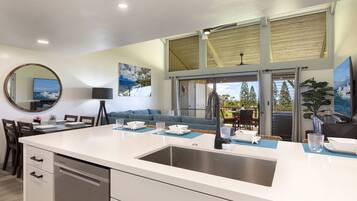 Condo, Multiple Beds, Pool Access, Partial Ocean View | Private kitchen | Fridge, microwave, oven, stovetop