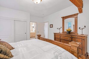 3 habitaciones, decoración personalizada y muebles diferentes 