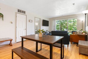 Condo, Multiple Beds, Patio, Garden View (Abby Lane Oasis) | Living area