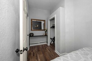 2 slaapkamers, individueel gedecoreerd, individueel gemeubileerd