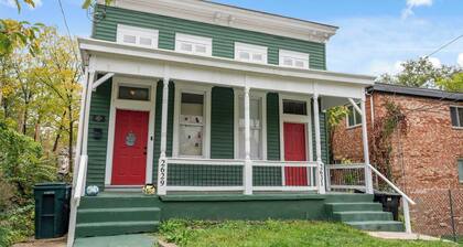Stylish, Modern Gem in the Hills